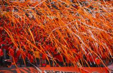 鲁能热身赛引爆全场球迷全橙热爱_新闻