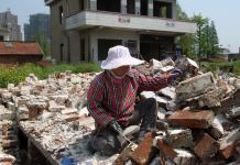 拆房工:见证城市成长_民生影像--第二届公益