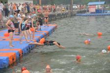 山东聊城:纪念毛泽东主席畅游长江48周年