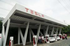 上海:探访特斯拉金桥超级充电站