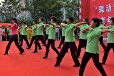 江苏盐城:广场舞公益大赛周末绽放 _蒋兴邦