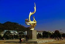 贵州天柱:双凤斗龙雕塑充满神秘色彩散发民族