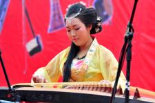 图片故事:<em>农家女孩</em>的<em>舞蹈</em>魔术梦_张国荣_ 光明