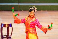 图片故事:<em>农家女孩</em>的<em>舞蹈</em>魔术梦_张国荣_ 光明