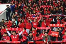 中超第3轮:河南建业3:3战平重庆力帆 球迷起冲