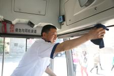 山西:全国劳模 临汾公交驾驶员郝斌元_苏强