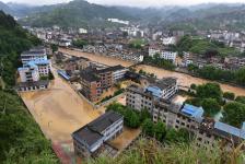 贵州雷山:雷山遭洪水袭击 部分街道被洪水淹没