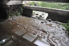 梅雨季节杭州南宋御街千年遗址泡水中_新闻
