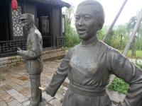 江苏常熟:沙家浜红色旅游风景区阿庆嫂雕塑遭