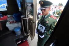 湖北随州籍救援英雄庞题烈士魂归故里_王方