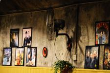 重庆老同学洞子火锅走红 防空洞里吃火锅成山