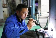 江苏联发纺织股份有限公司表彰金牌工匠_向