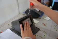 河北:(关注高考)一张身份证的绿色通道