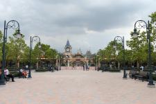 上海迪士尼9月起启用平日票 工作日比周末便宜