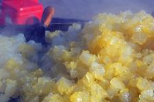 实拍东北吉林庙会特色小吃 看着就馋人