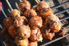 实拍东北吉林庙会特色小吃 看着就馋人