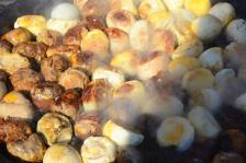 实拍东北吉林庙会特色小吃 看着就馋人