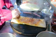 实拍东北吉林庙会特色小吃 看着就馋人