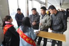 江苏宜兴:为残疾人就业架金桥_ 光明图片