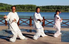 甘肃张掖:水天一色秀太极