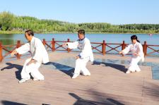 甘肃张掖:水天一色秀太极