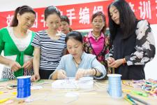 安徽铜陵:传授绳艺促就业_新闻