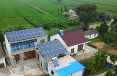 江苏东台:光伏发电站收益稳 农民增收多了生财