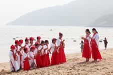 江苏连云港:着汉服诵古诗 传承中秋节庆历史文