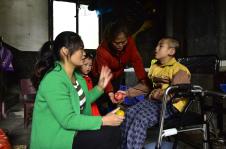 贵州锦屏:关爱残疾儿童_新闻--社会_ 光明图片