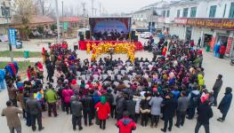 江苏泗洪:农民艺人登央视 自费宣传十九大_新