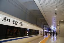 重庆:成渝高铁开进沙坪坝_新闻