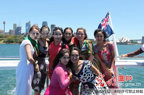 维族美女在悉尼_光明图片