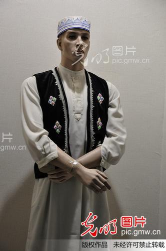 回族男士服装大全_回族男士服装汇总