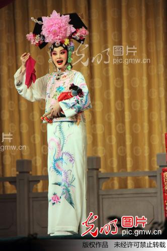 全国京剧青年演员折子戏展演聊城拉开帷幕_孔