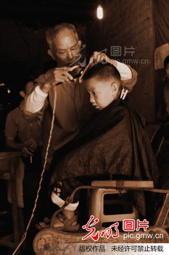 圩场百态_李柳生