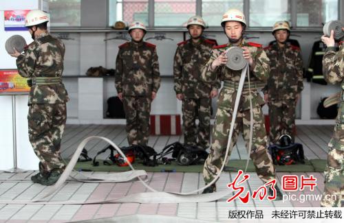 浙江嘉善:90后消防新兵 奉献第二故乡