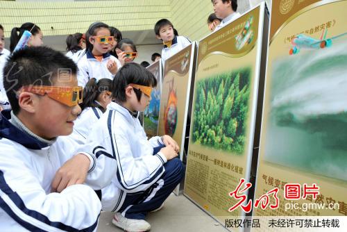 江西乐平:校园内普及气象科普知识_朱定文