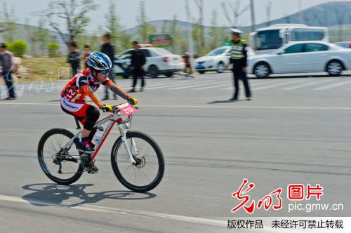 江苏:2013徐州贾汪第二届督公湖全国自行车邀