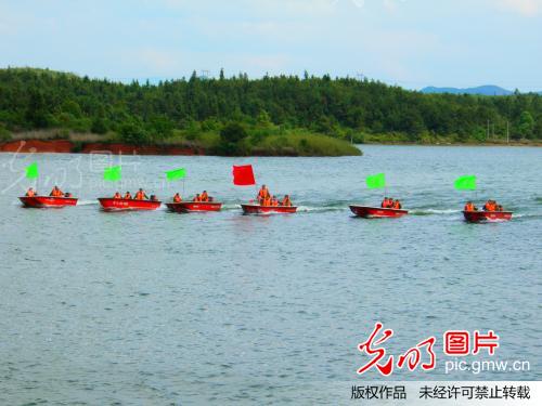 江西乐平:民兵演练抗洪抢险_程万海