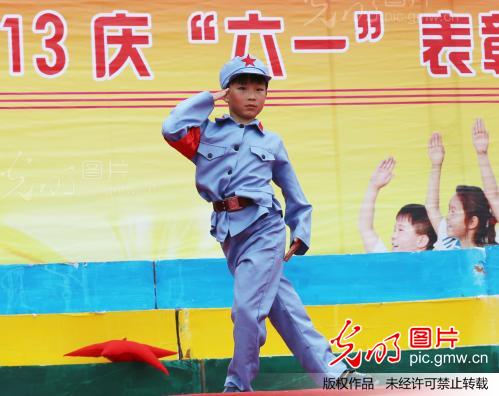 安徽淮北:红领巾相约中国梦 庆祝六一_张红