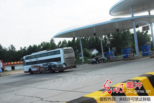 沪陕高速六安大顾店出口存在安全隐患_刘容海