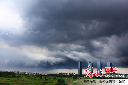 暴风骤雨的作者后来怎样 20130723145339_5038.jpg