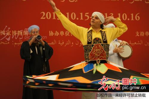 埃及只有男人才会跳的<em>舞蹈</em>--转裙舞_刘洋_ 光明