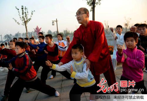 河北沧州八极拳爱好者义务授徒二十载