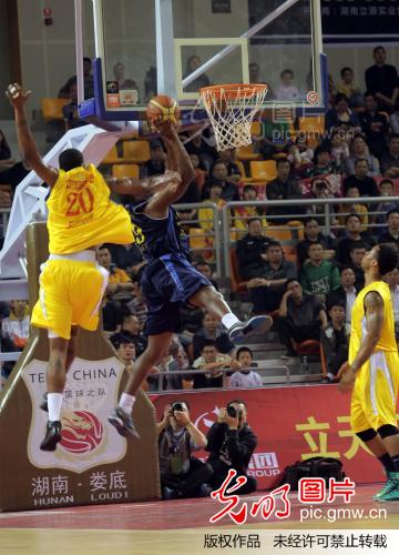 美洲国际男篮对抗赛在湖南娄底开赛 美国胜加