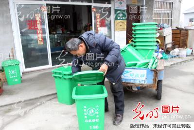 浙江嘉善:更换农村垃圾桶 美丽乡村重保洁
