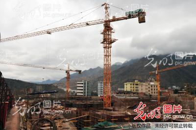 云南彝良渔湖新城顺利推进_彭洪