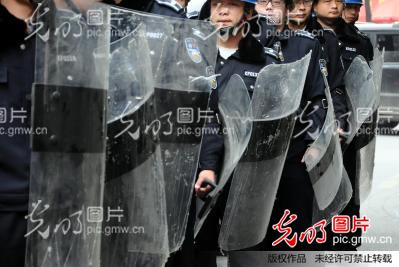 湖南长沙发生砍杀市民事件 一名歹徒被当场击