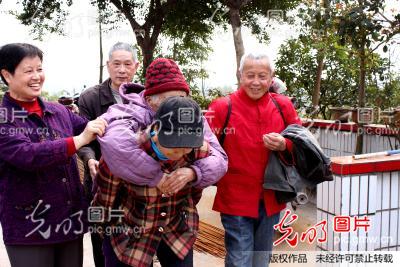 老支书孝敬100岁老母传美德_第四届百姓故事