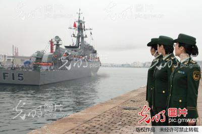 西太海军论坛的女边检们